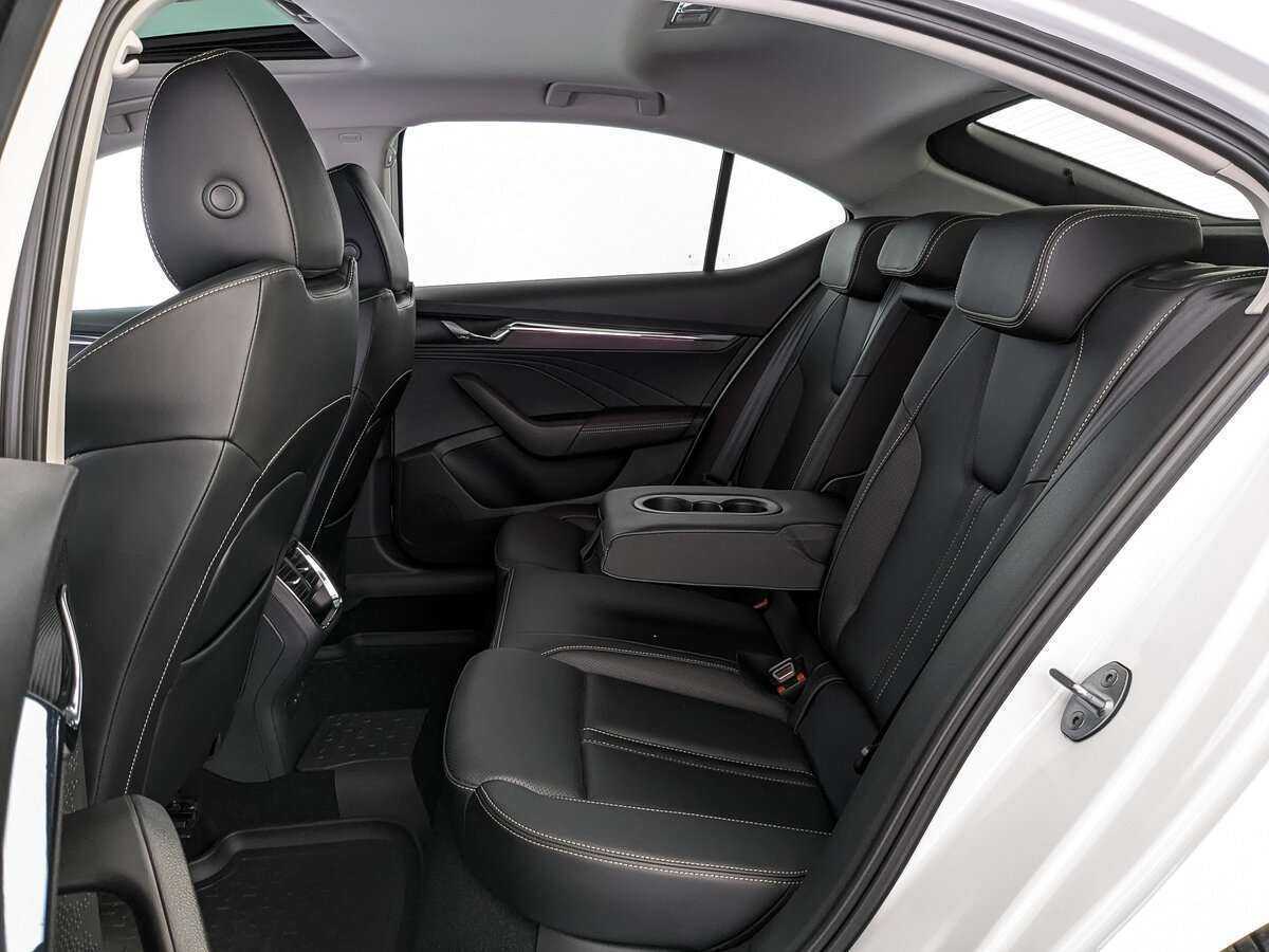 Skoda Octavia с пробегом — 2023 год. Фото: #12