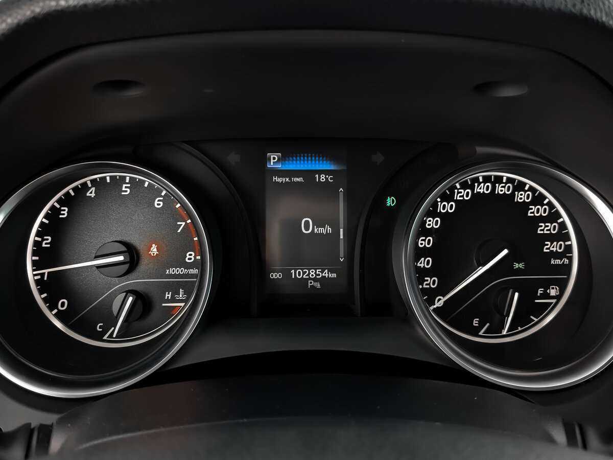 Toyota Camry с пробегом — 2018 год. Фото: #11