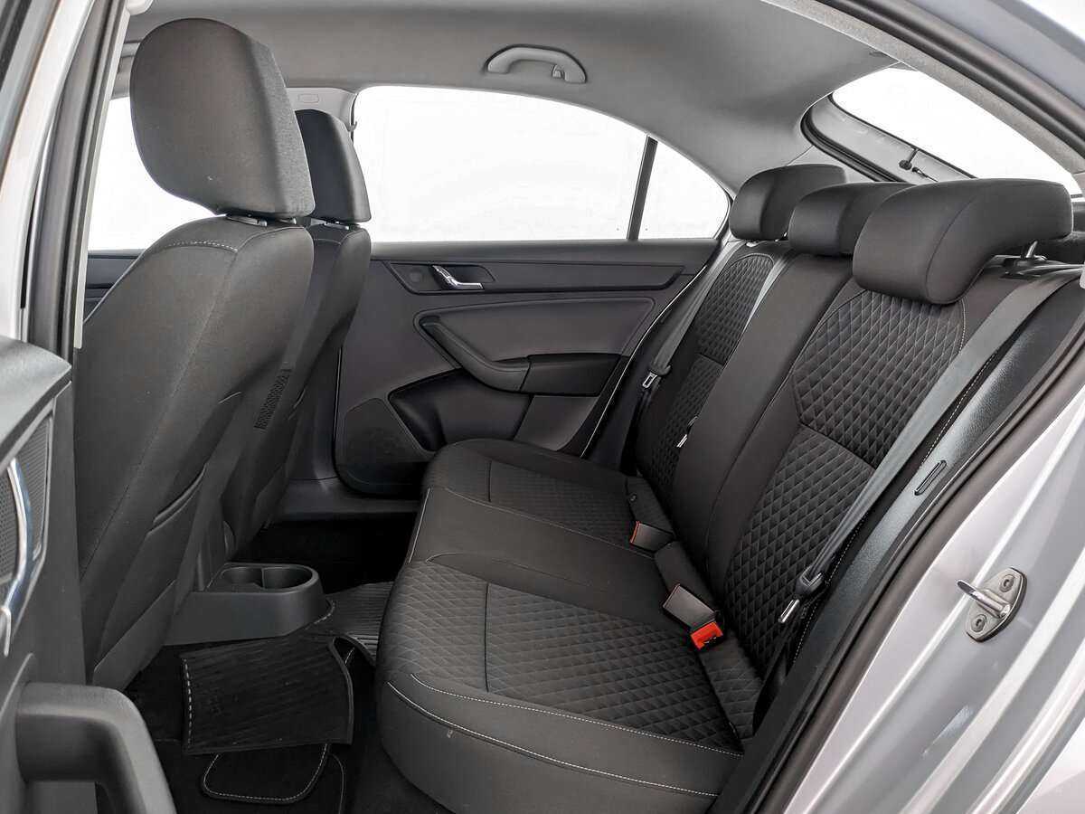 Skoda Rapid с пробегом — 2016 год. Фото: #8