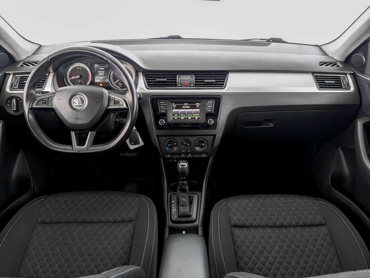 Skoda Rapid с пробегом — 2016 год. Фото: #10