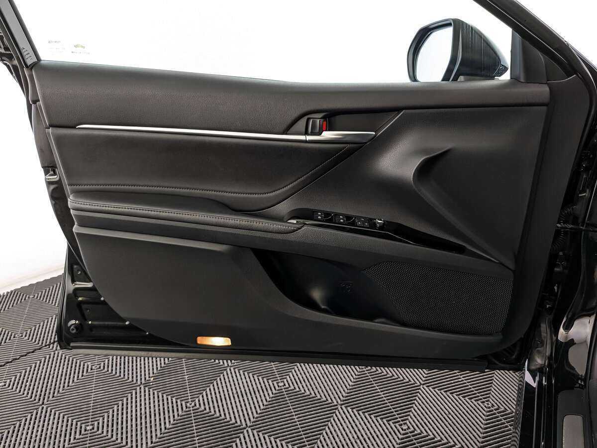 Toyota Camry с пробегом — 2019 год. Фото: #12