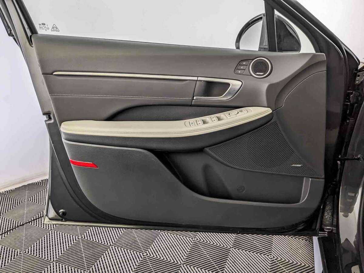 Hyundai Sonata с пробегом — 2022 год. Фото: #13