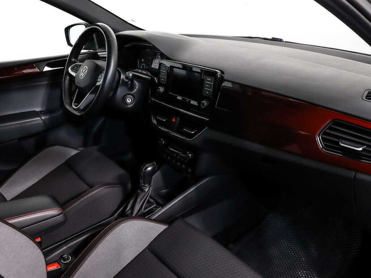 Volkswagen Polo с пробегом — 2021 год. Фото: #10
