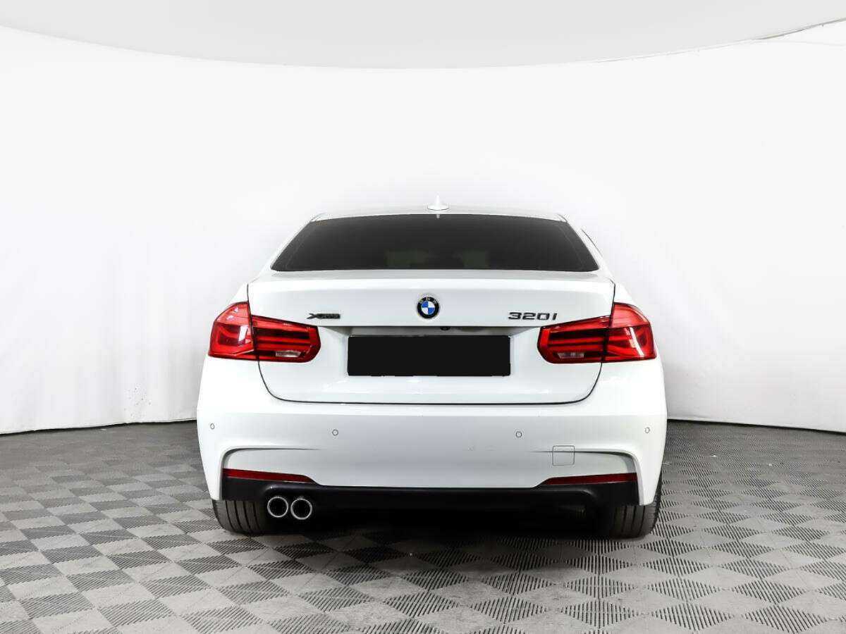 BMW 3 серии с пробегом — 2018 год. Фото: #5