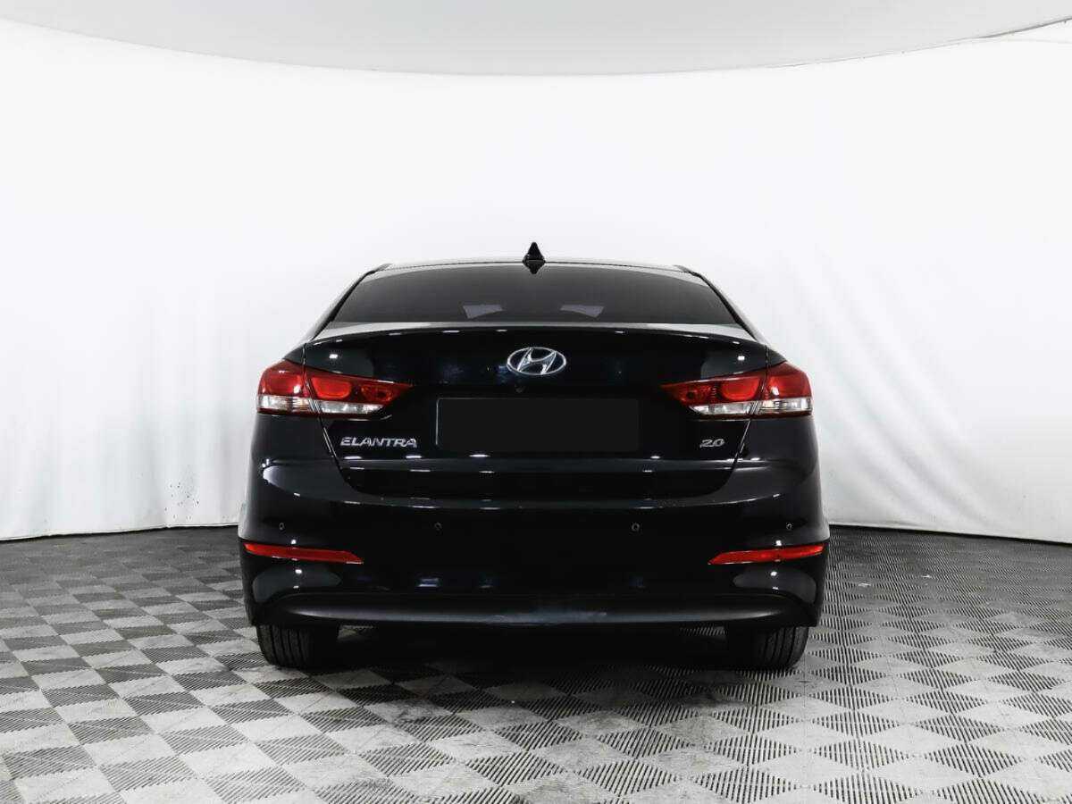 Hyundai Elantra с пробегом — 2017 год. Фото: #5