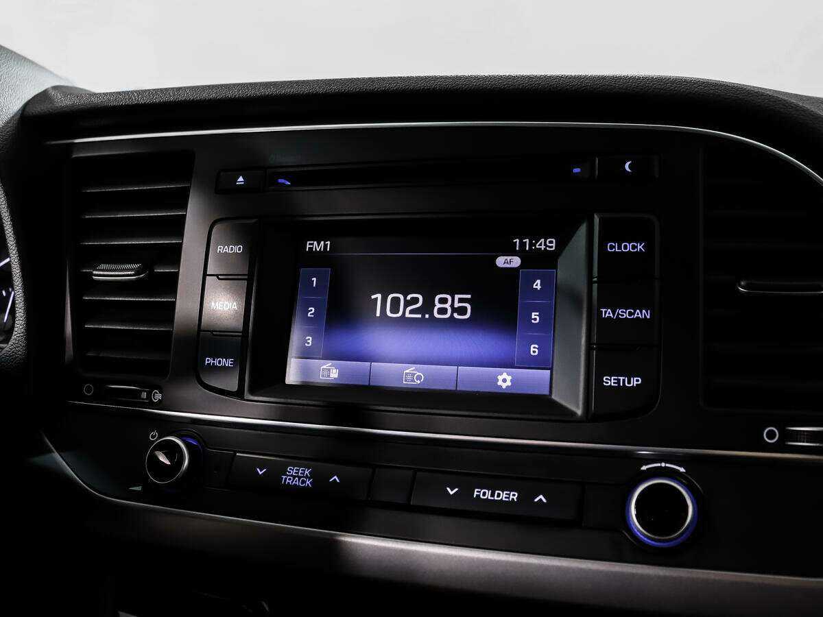 Hyundai Elantra с пробегом — 2017 год. Фото: #12