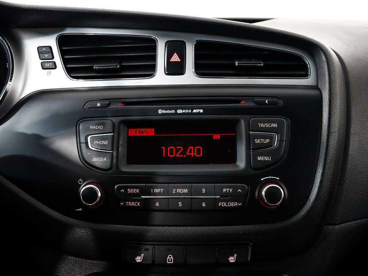 Kia Ceed с пробегом — 2015 год. Фото: #12