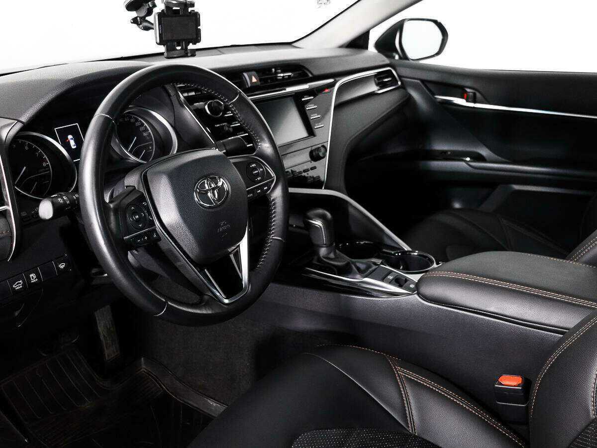 Toyota Camry с пробегом — 2020 год. Фото: #6