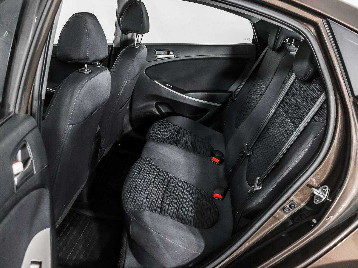 Hyundai Solaris с пробегом — 2016 год. Фото: #9