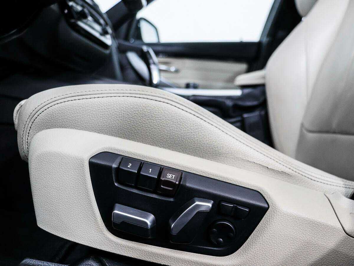 BMW 3 серии с пробегом — 2015 год. Фото: #6