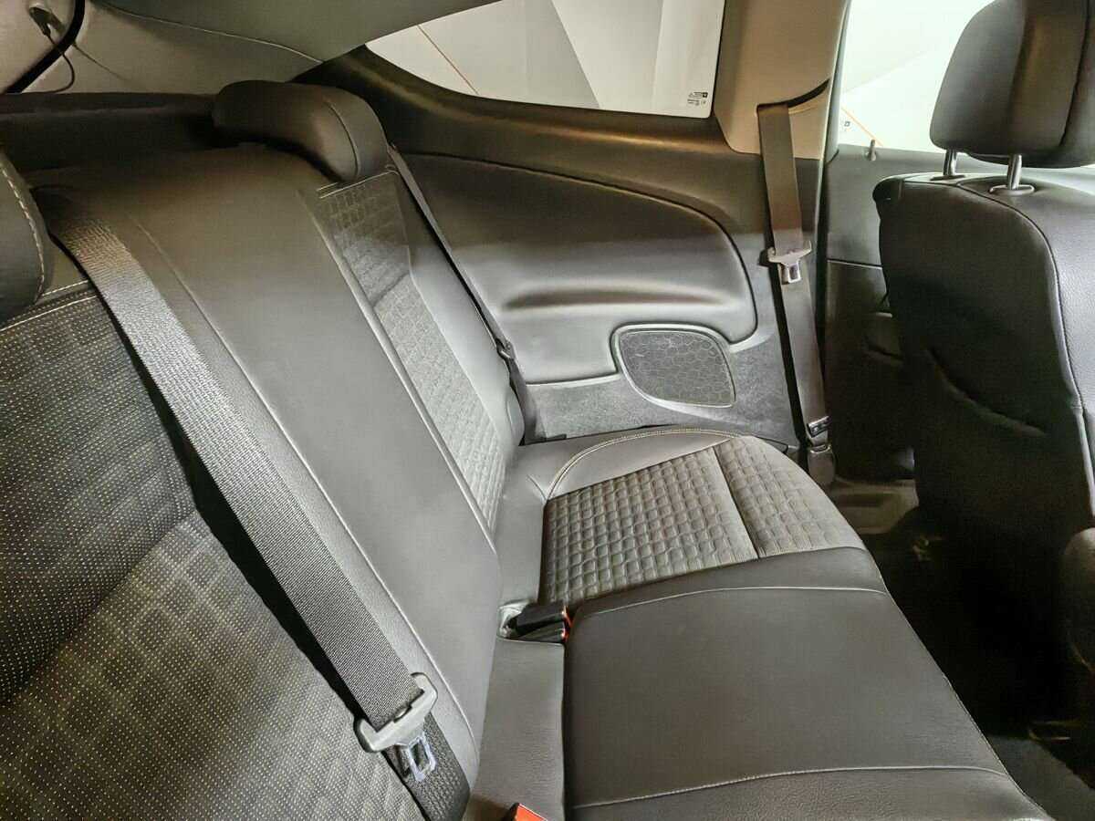 Opel Astra с пробегом — 2012 год. Фото: #11