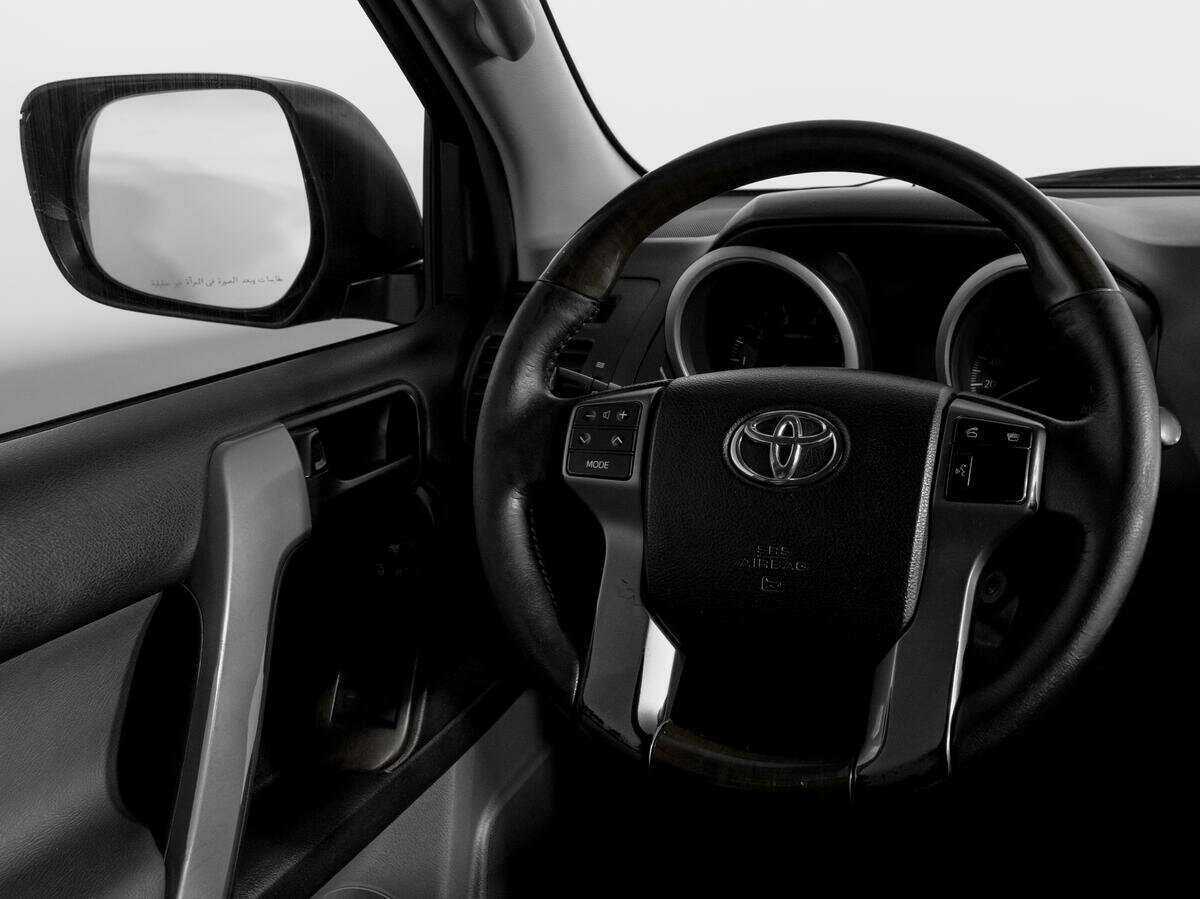 Toyota Land Cruiser Prado с пробегом — 2012 год. Фото: #13