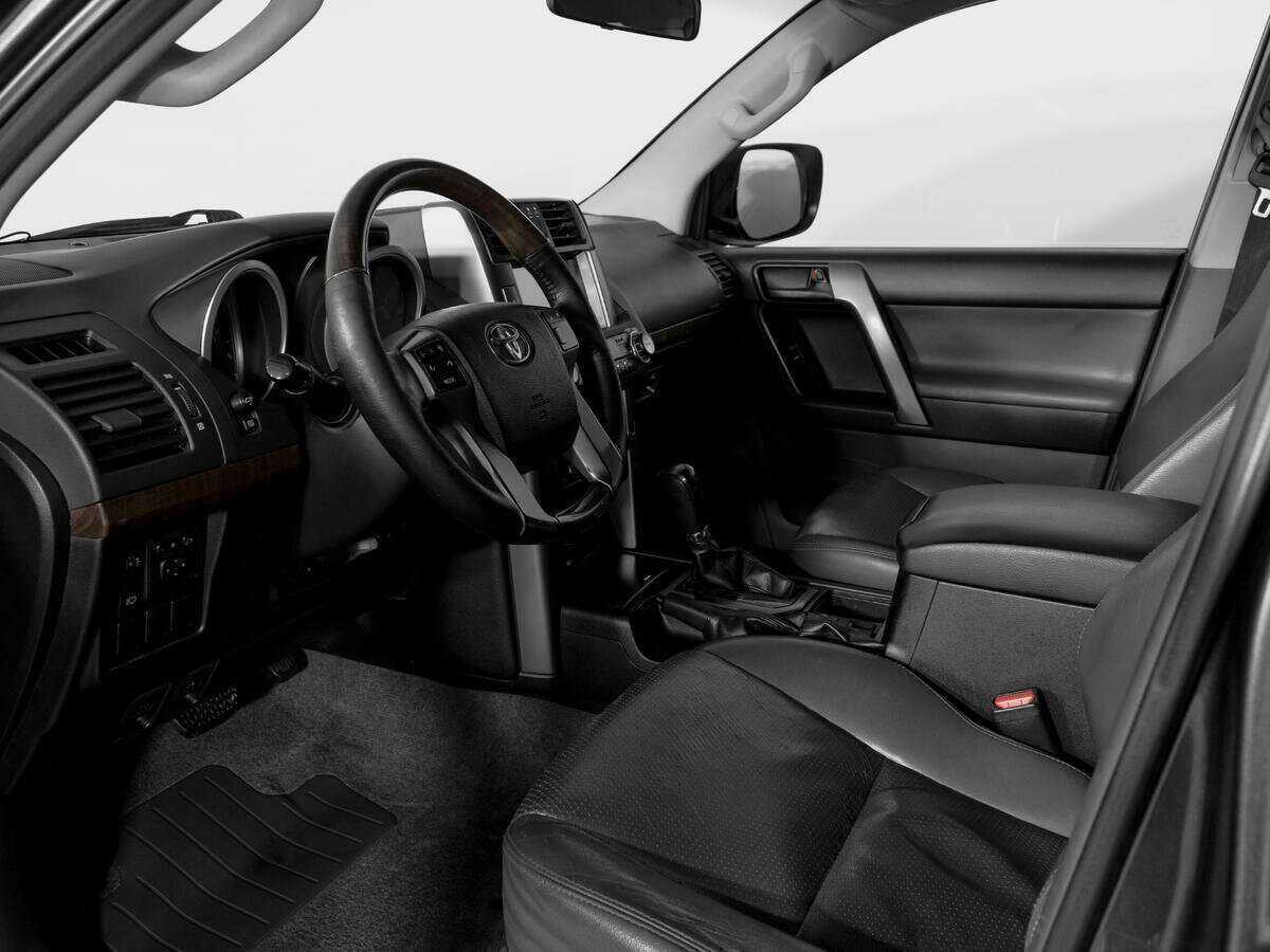 Toyota Land Cruiser Prado с пробегом — 2012 год. Фото: #14