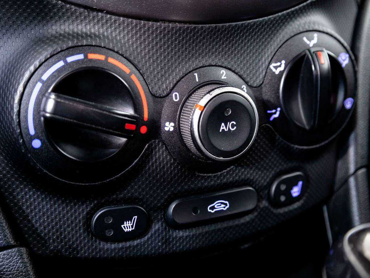 Hyundai Solaris с пробегом — 2014 год. Фото: #15