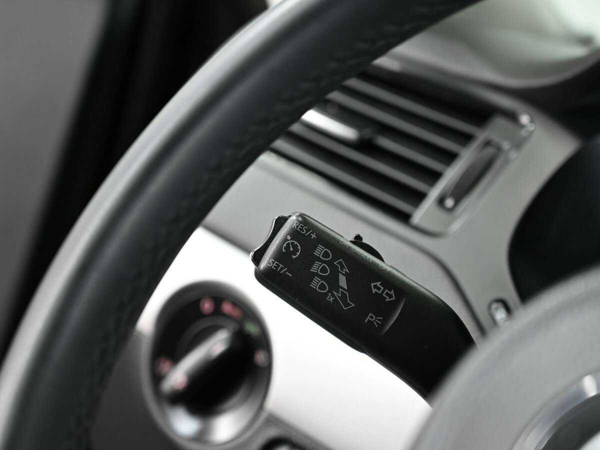 Volkswagen Jetta с пробегом — 2012 год. Фото: #9