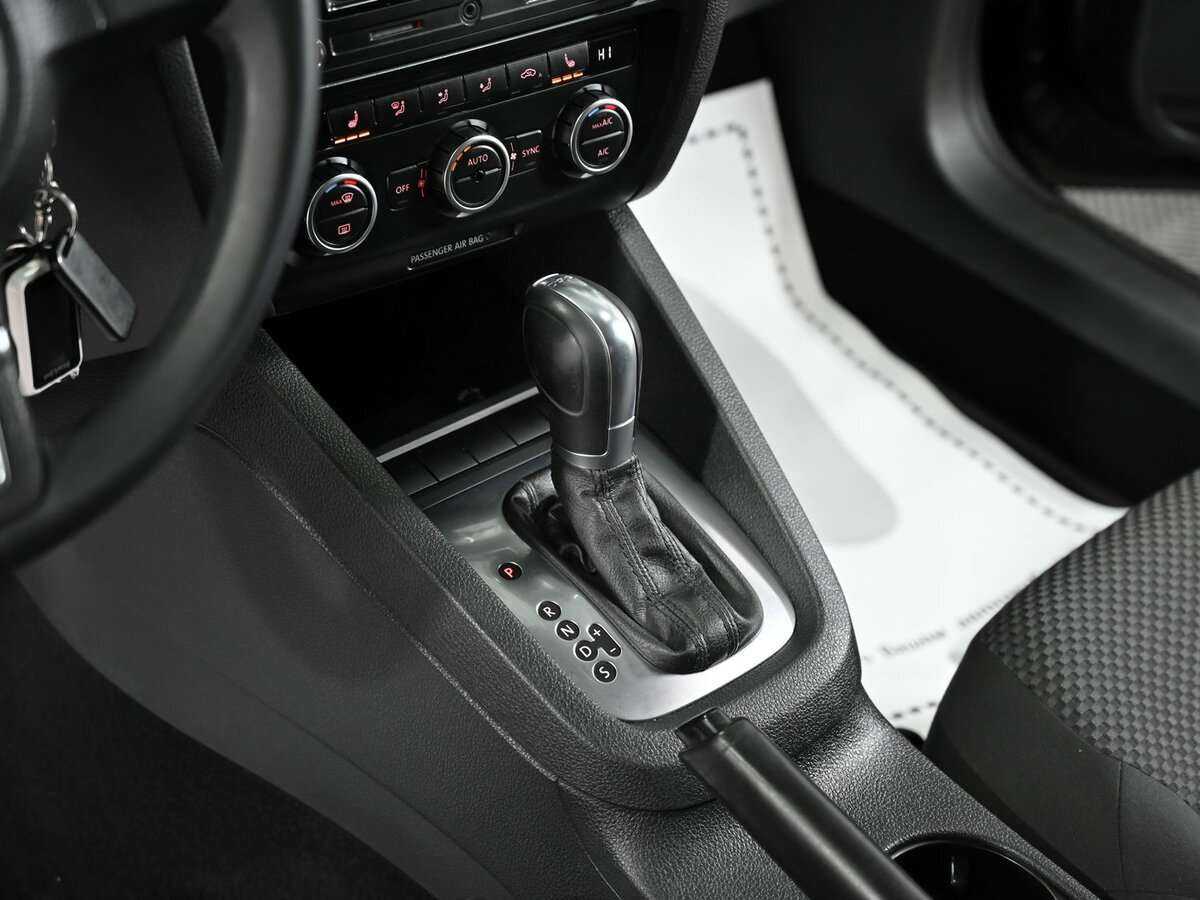 Volkswagen Jetta с пробегом — 2012 год. Фото: #10