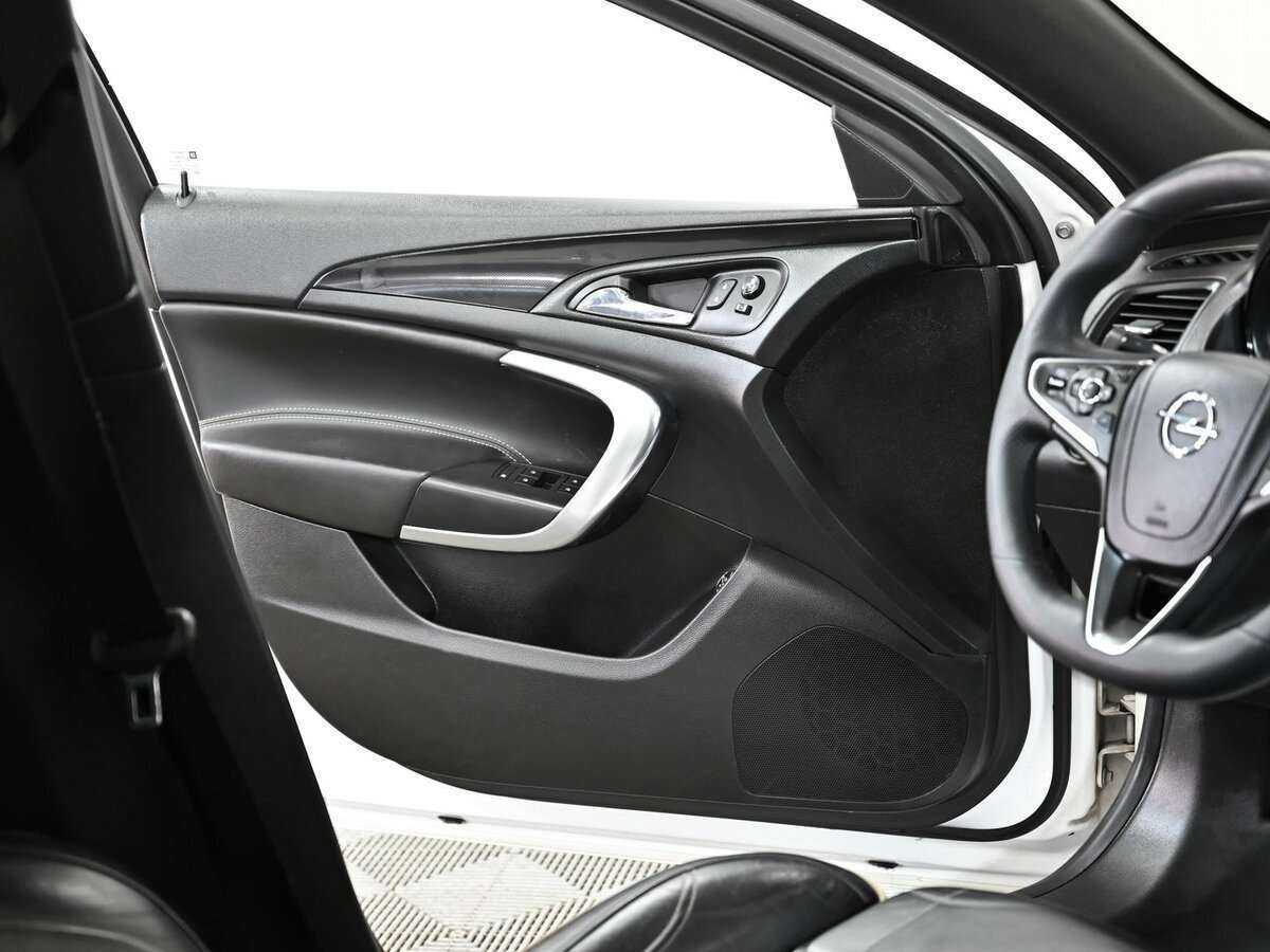 Opel Insignia с пробегом — 2014 год. Фото: #9