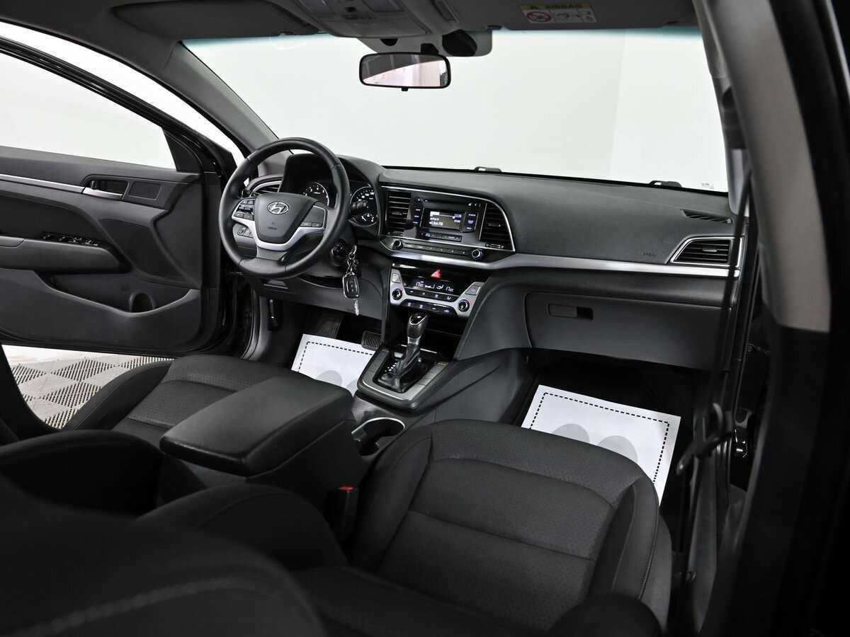 Hyundai Elantra с пробегом — 2017 год. Фото: #4