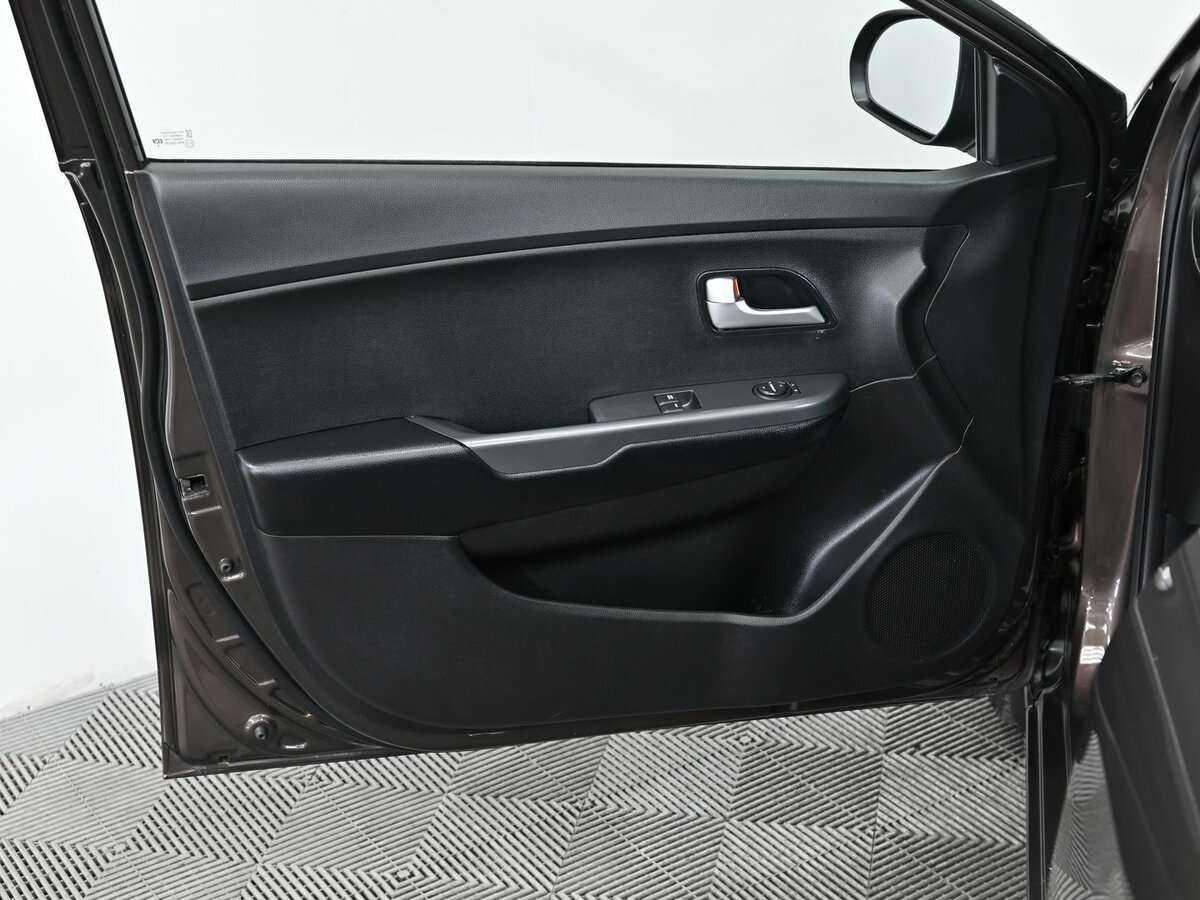 Kia Rio с пробегом — 2017 год. Фото: #9