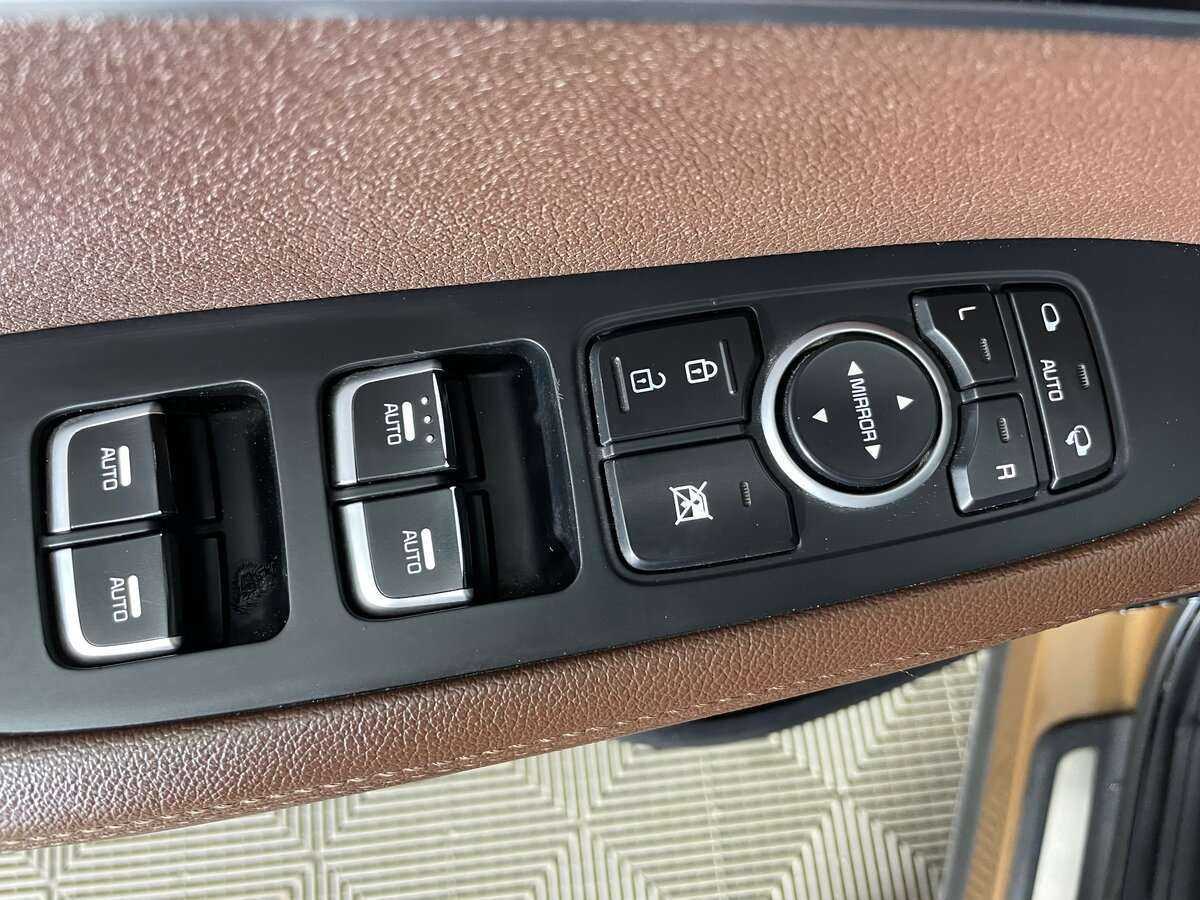 Kia Sorento с пробегом — 2016 год. Фото: #18