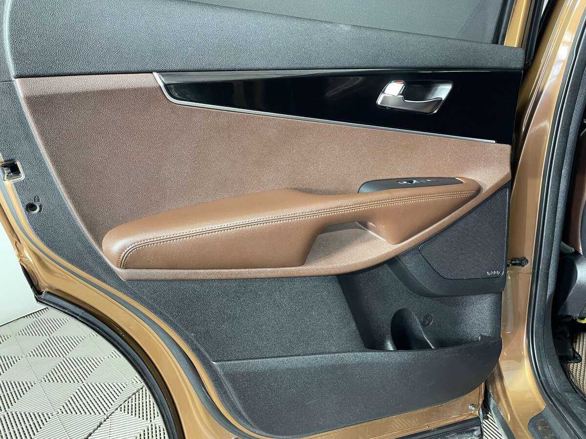 Kia Sorento с пробегом — 2016 год. Фото: #25