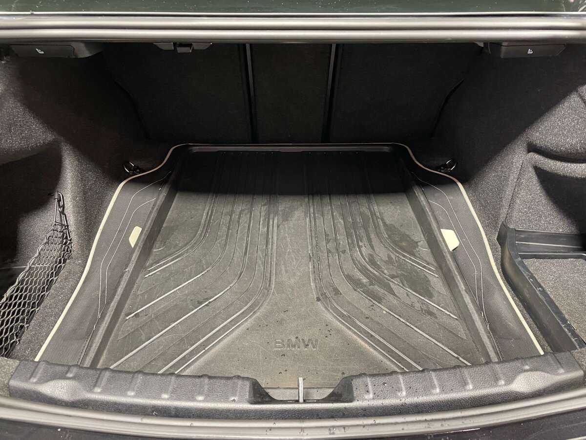 BMW 3 серии с пробегом — 2016 год. Фото: #9