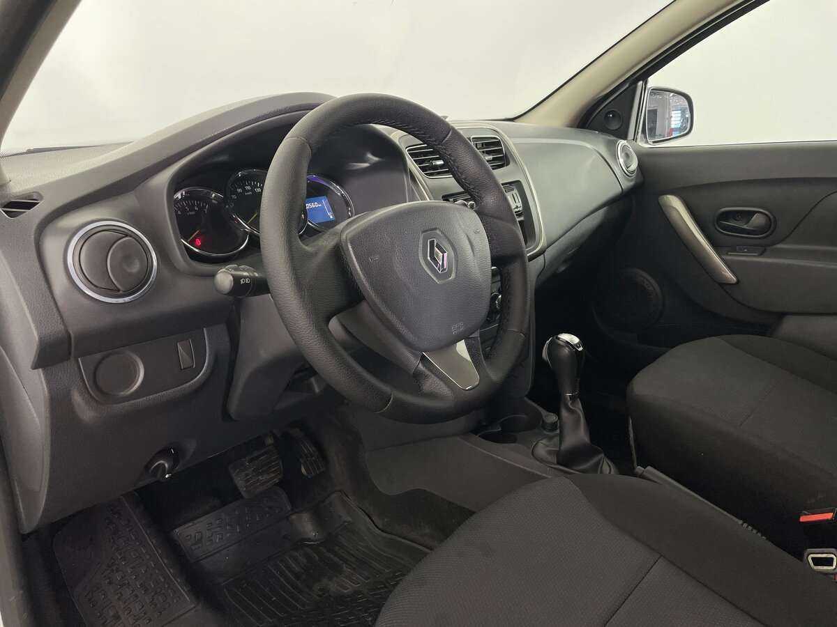 Renault Logan с пробегом — 2015 год. Фото: #6