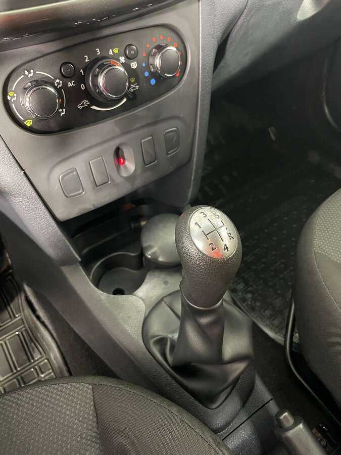 Renault Logan с пробегом — 2014 год. Фото: #17