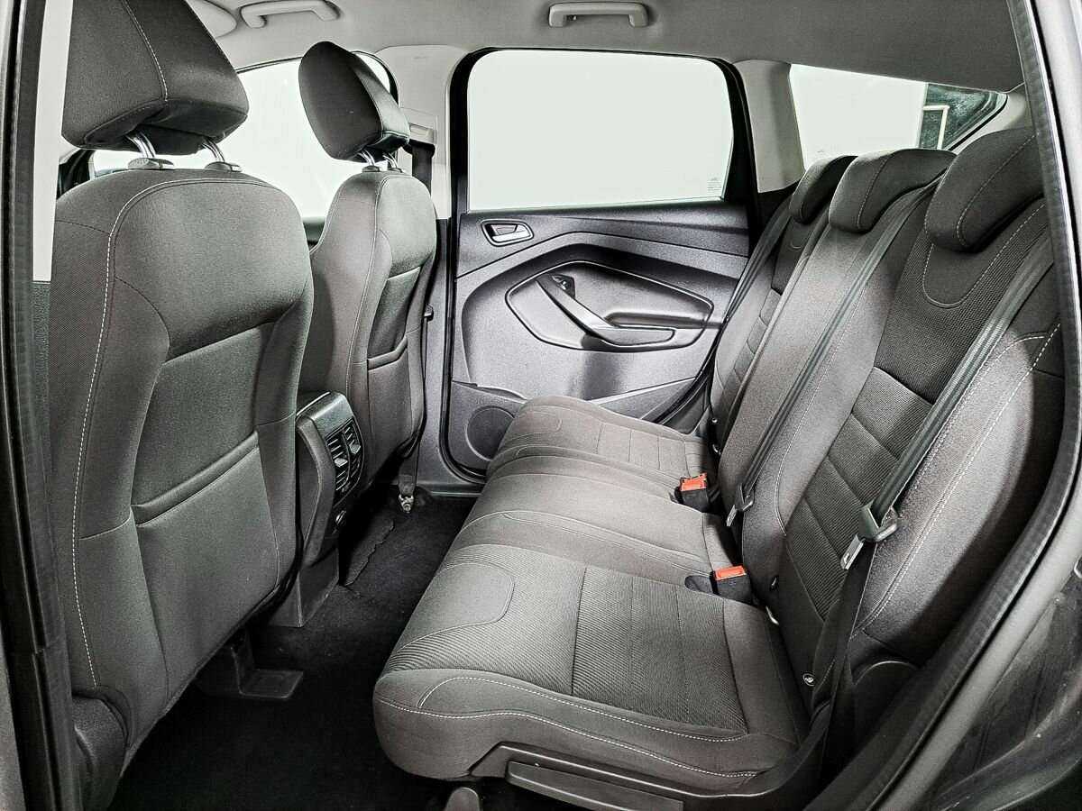 Ford Kuga с пробегом — 2014 год. Фото: #9