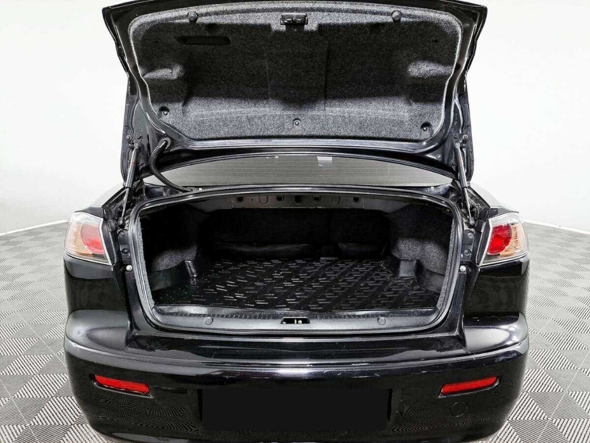 Mitsubishi Lancer с пробегом — 2012 год. Фото: #8