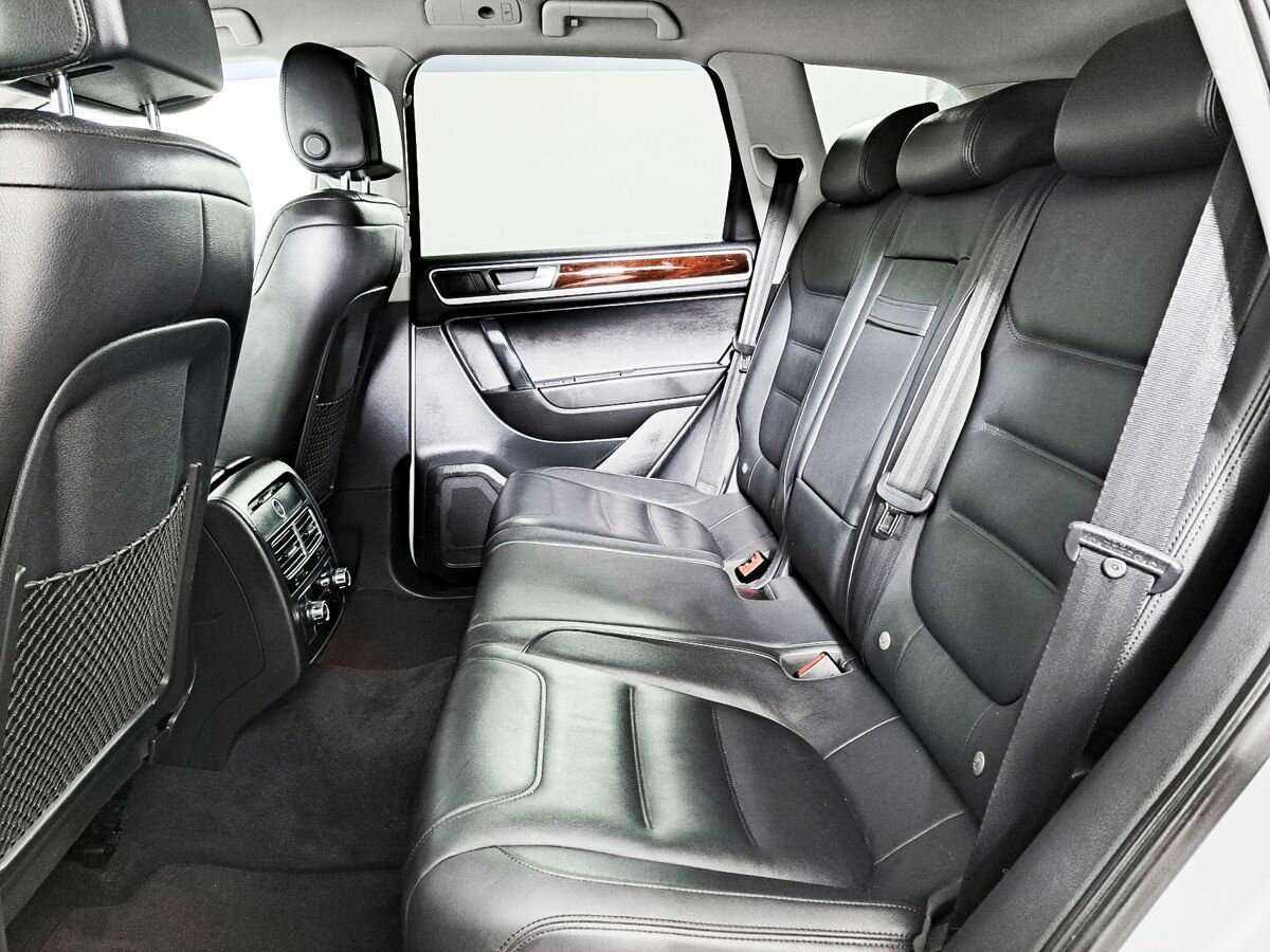 Volkswagen Touareg с пробегом — 2012 год. Фото: #9