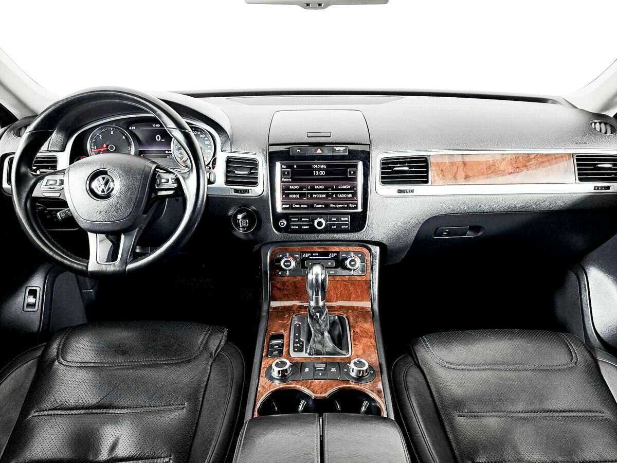 Volkswagen Touareg с пробегом — 2012 год. Фото: #11