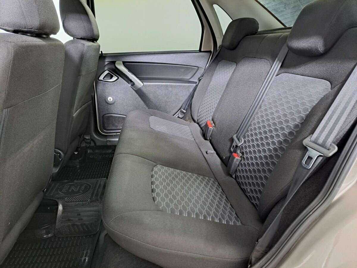 Lada (ВАЗ) Granta с пробегом — 2020 год. Фото: #9