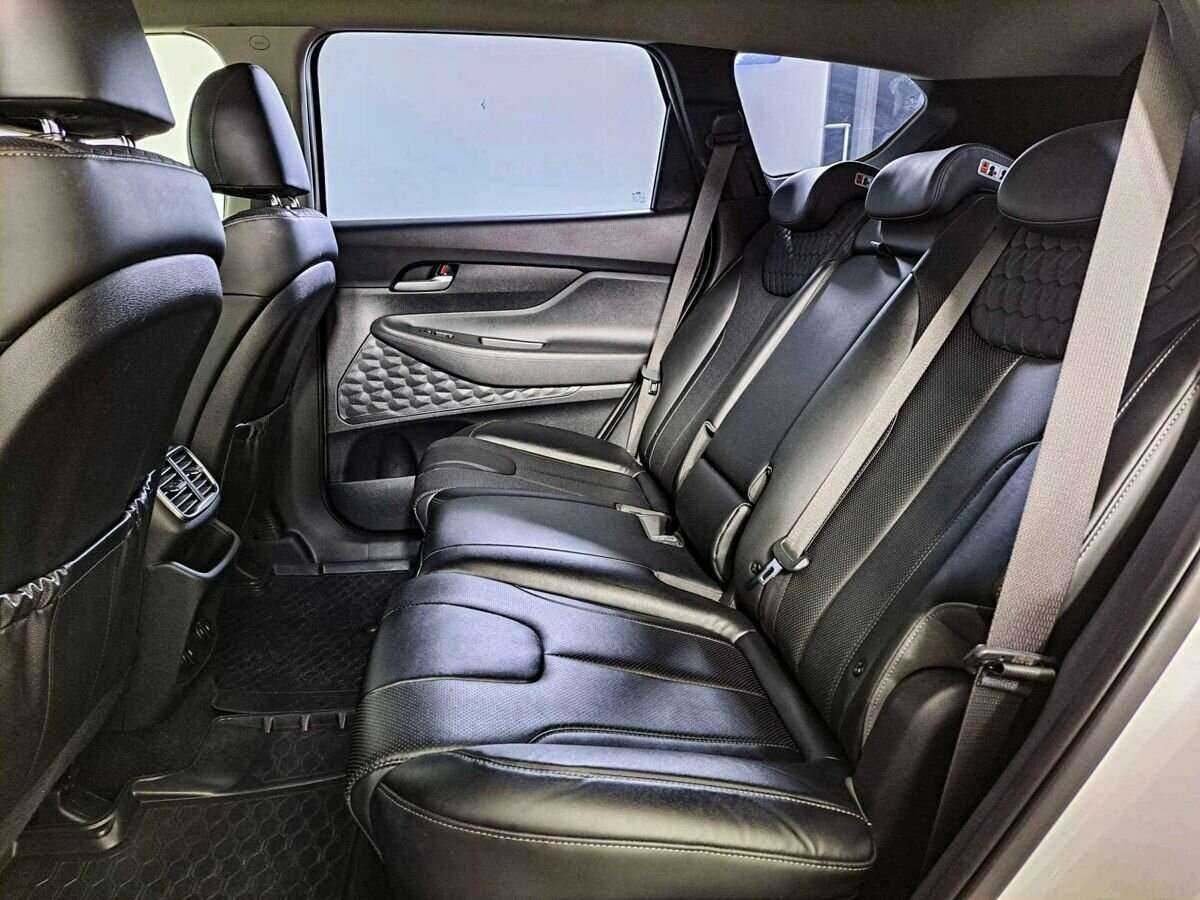 Hyundai Santa Fe с пробегом — 2019 год. Фото: #9