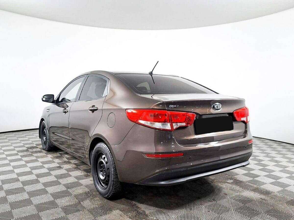 Kia Rio с пробегом — 2015 год. Фото: #6