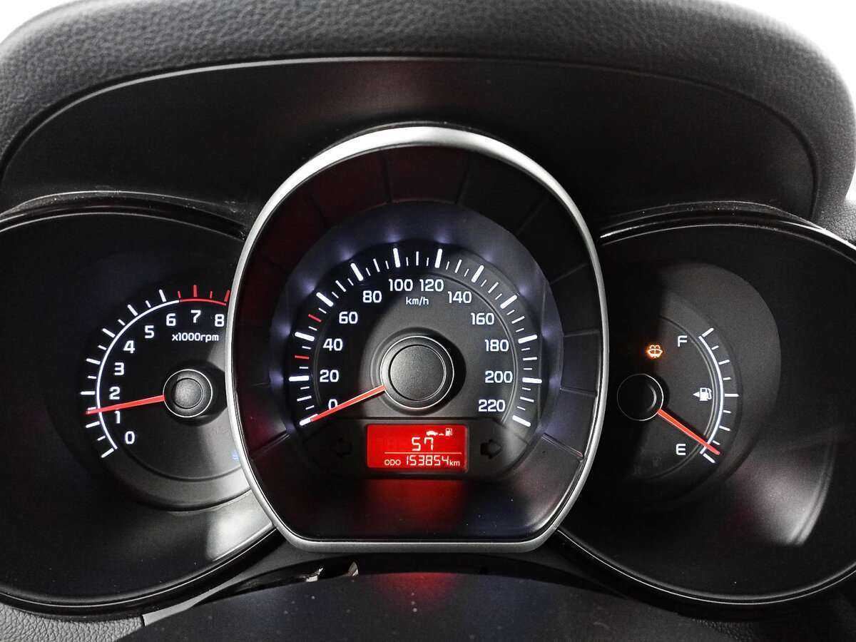 Kia Rio с пробегом — 2012 год. Фото: #10