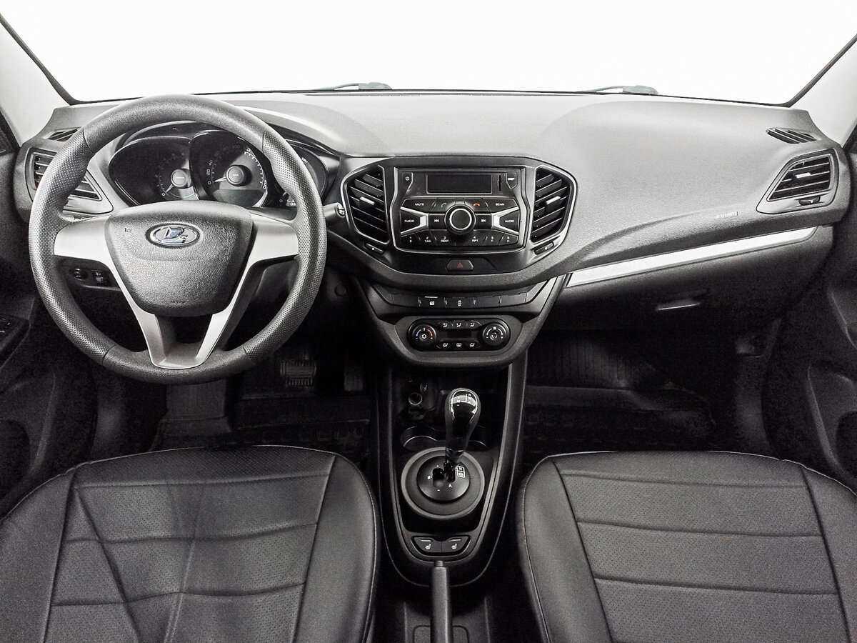 Lada (ВАЗ) Vesta с пробегом — 2015 год. Фото: #10