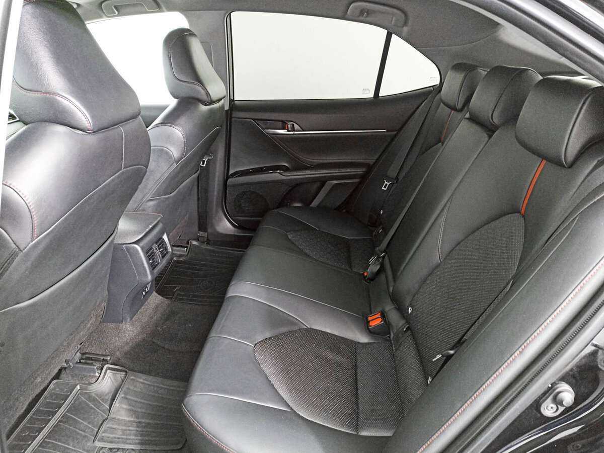 Toyota Camry с пробегом — 2020 год. Фото: #8