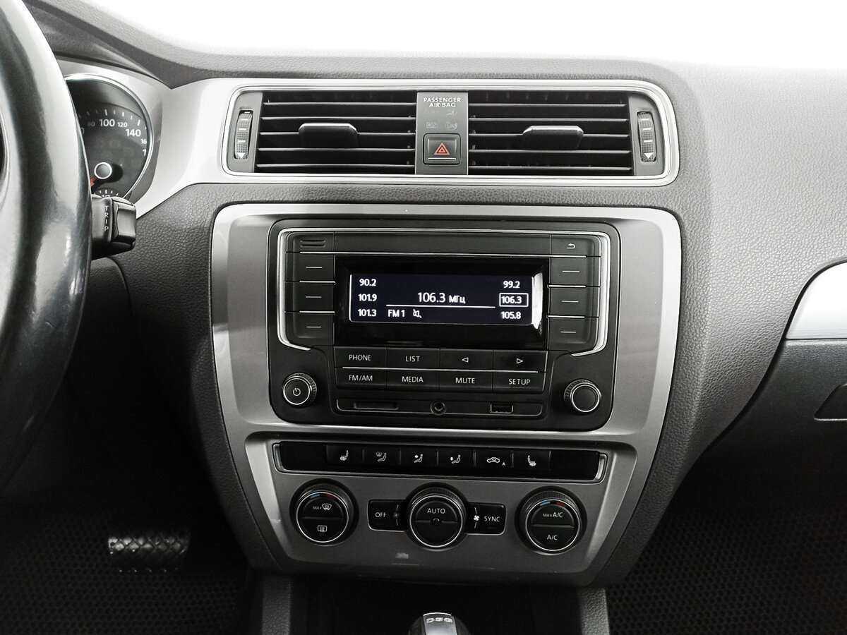 Volkswagen Jetta с пробегом — 2016 год. Фото: #14