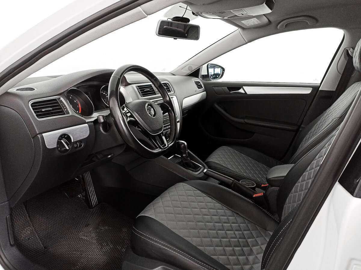 Volkswagen Jetta с пробегом — 2016 год. Фото: #15