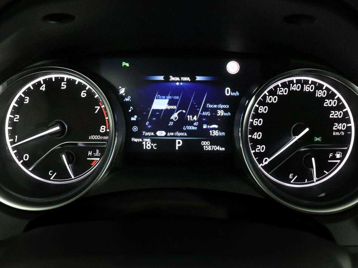 Toyota Camry с пробегом — 2018 год. Фото: #9