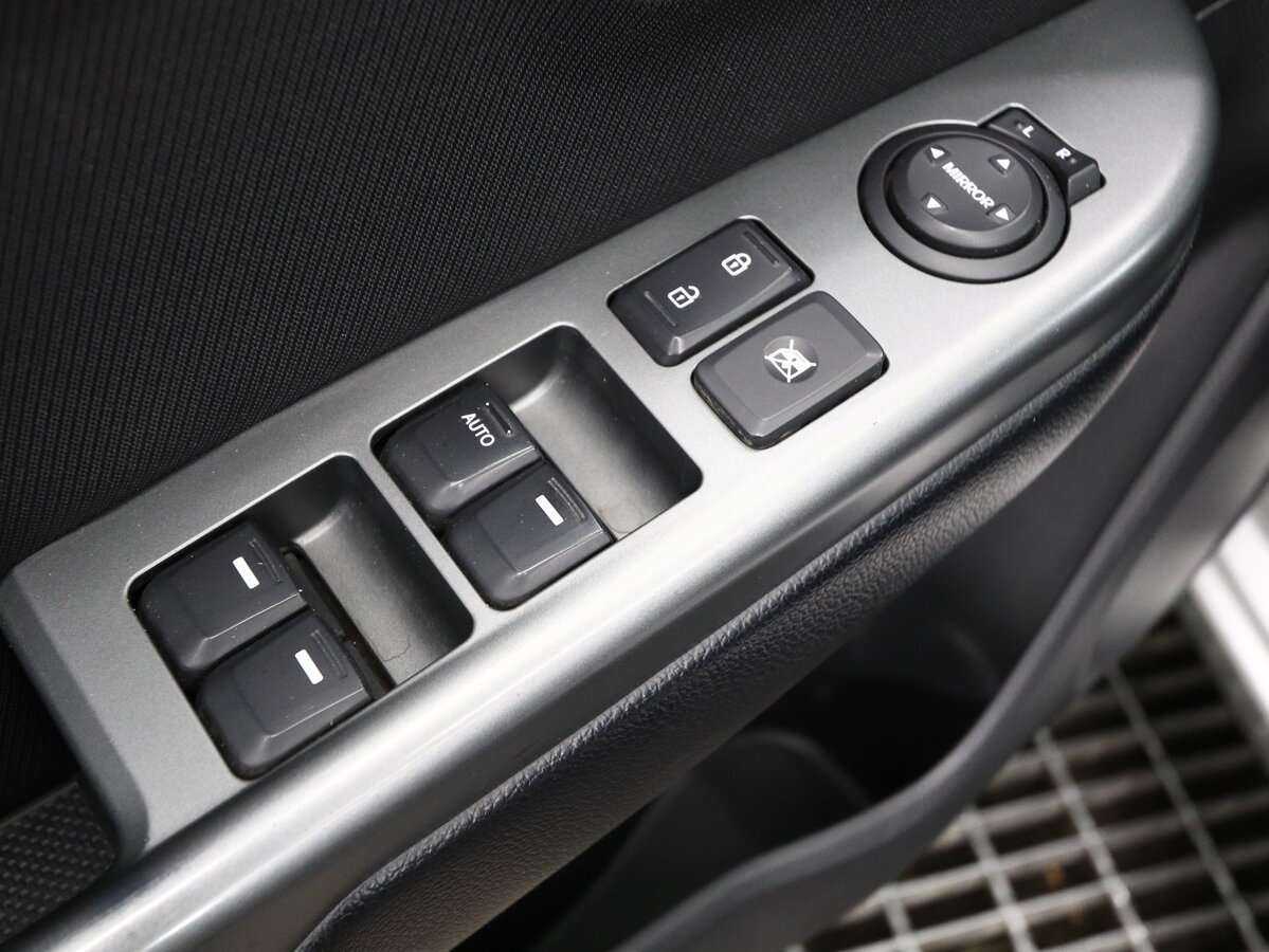 Kia Rio с пробегом — 2015 год. Фото: #5