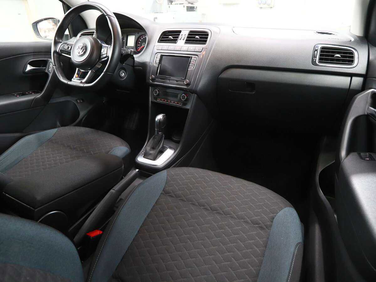 Volkswagen Polo с пробегом — 2019 год. Фото: #13