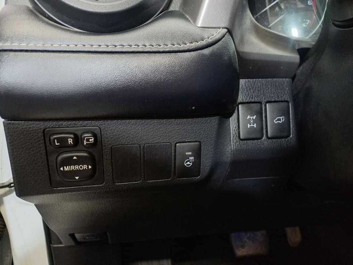 Toyota RAV4 с пробегом — 2018 год. Фото: #12