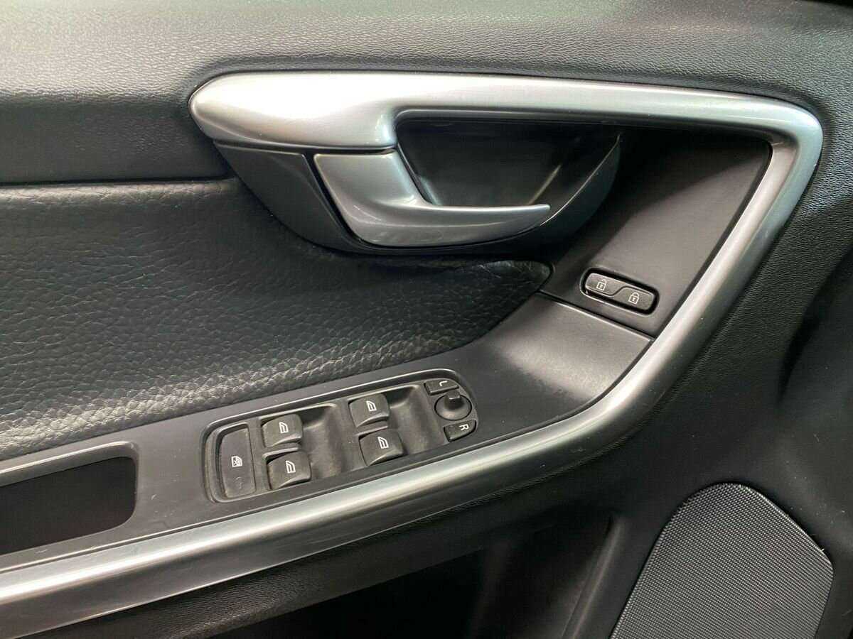 Volvo XC60 с пробегом — 2013 год. Фото: #16