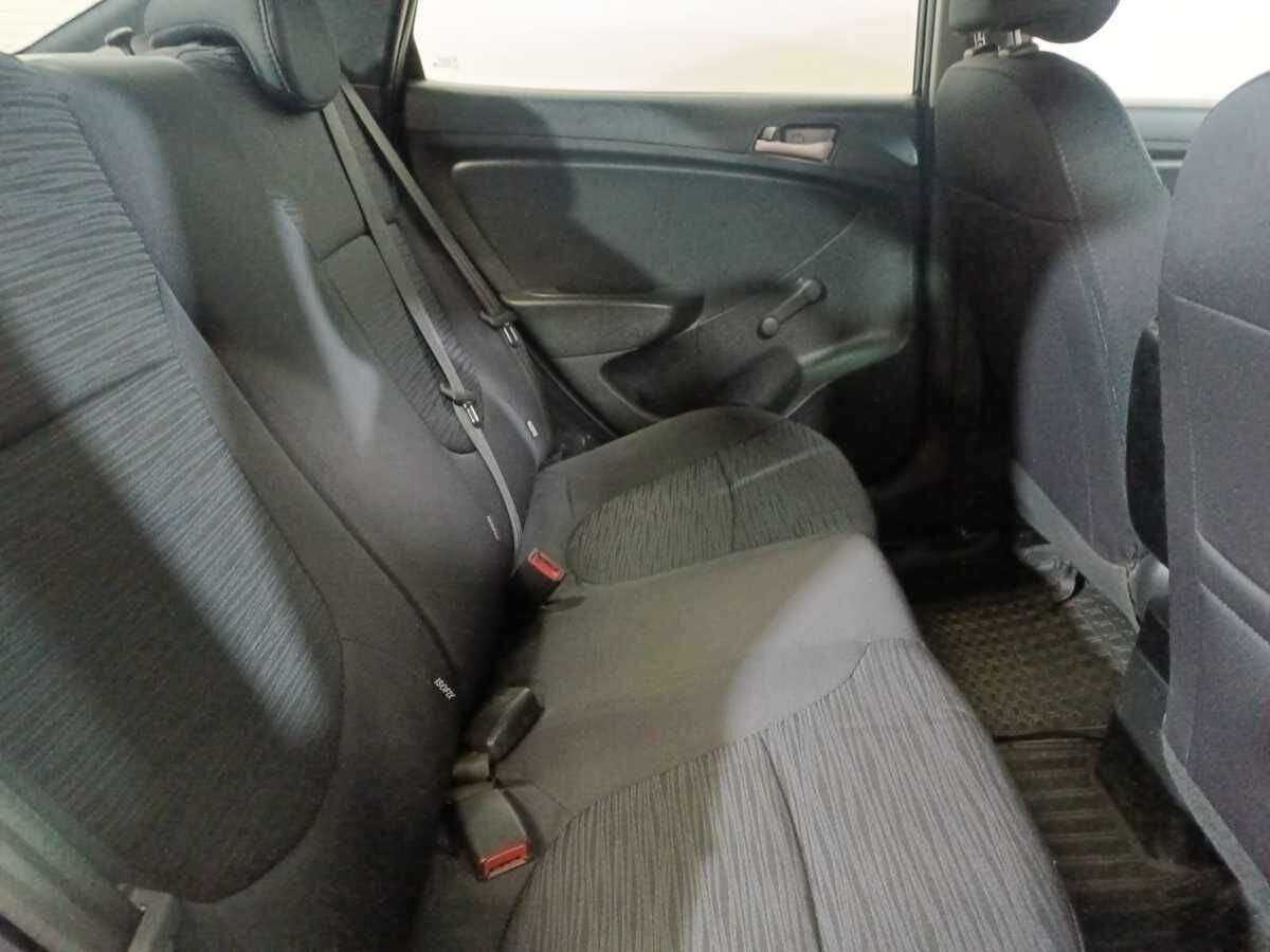 Hyundai Solaris с пробегом — 2016 год. Фото: #10