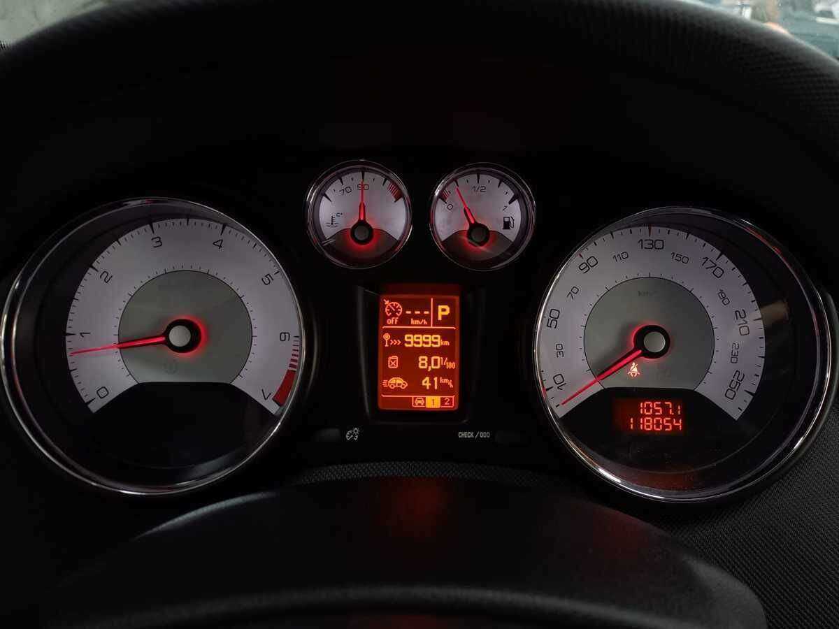 Peugeot 408 с пробегом — 2016 год. Фото: #11