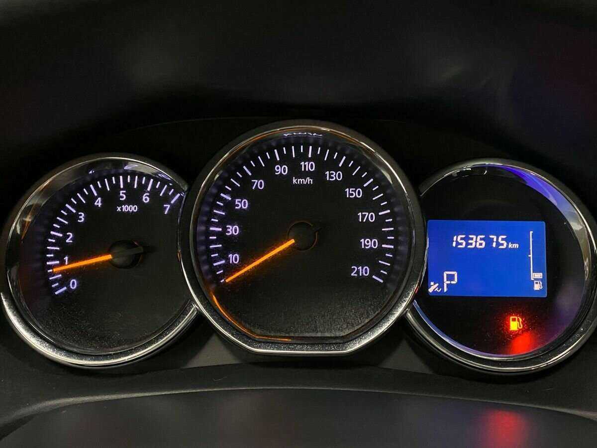 Renault Logan с пробегом — 2016 год. Фото: #11