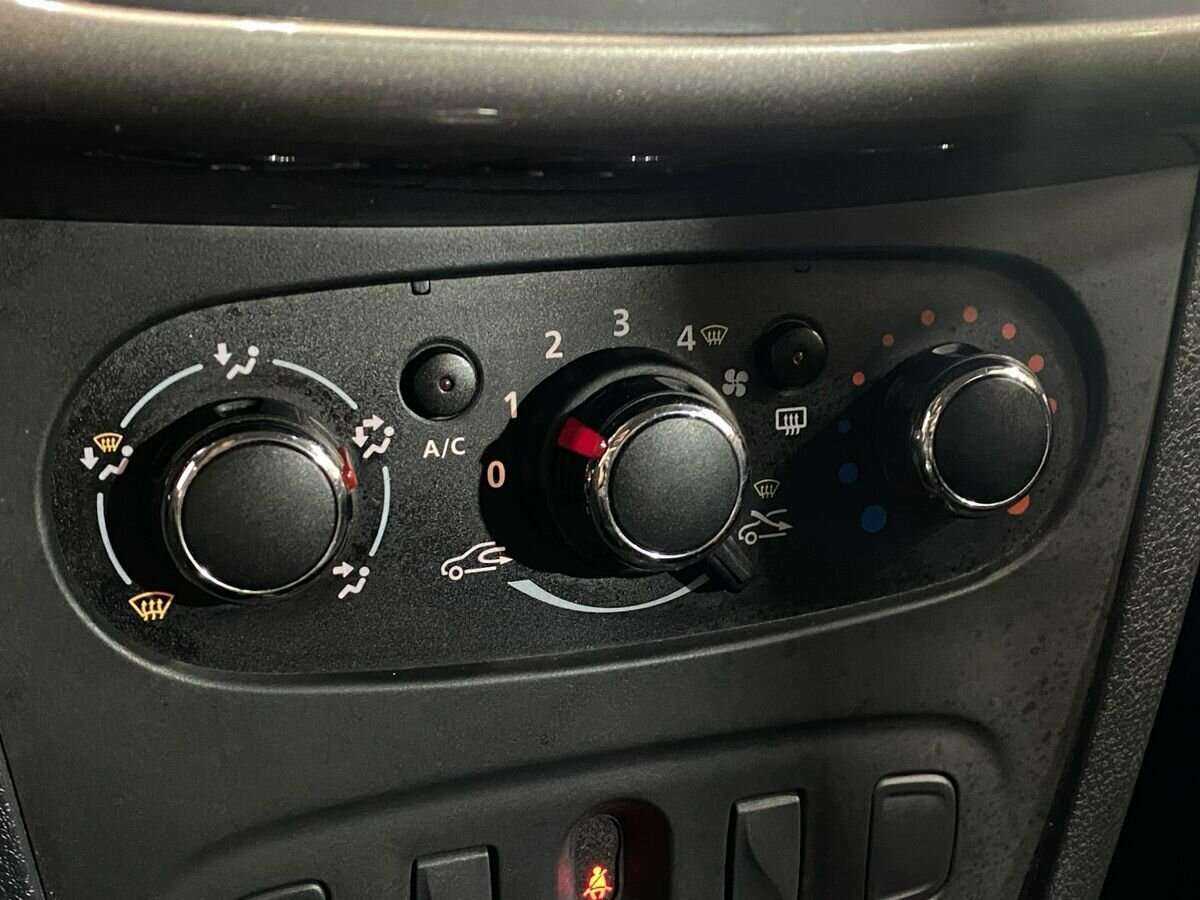 Renault Logan с пробегом — 2016 год. Фото: #13