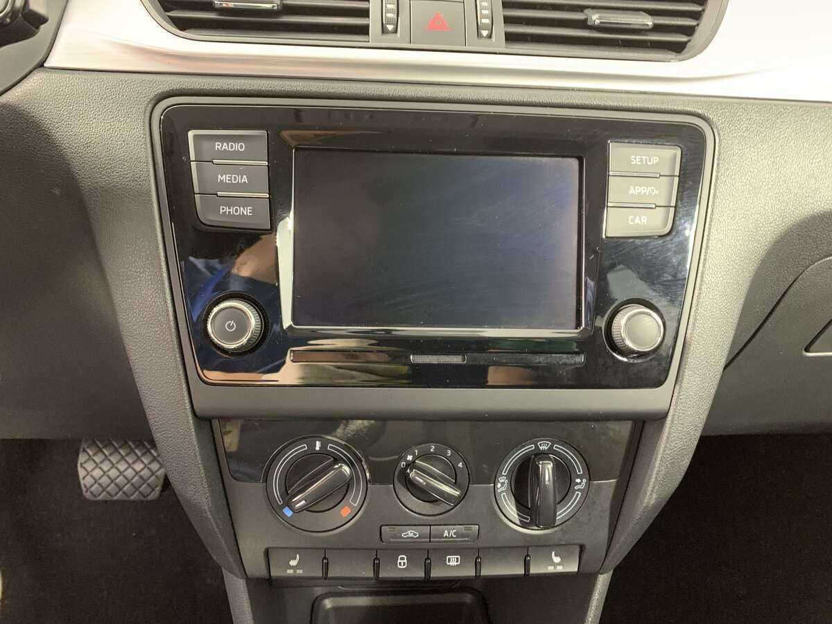 Skoda Rapid с пробегом — 2019 год. Фото: #12